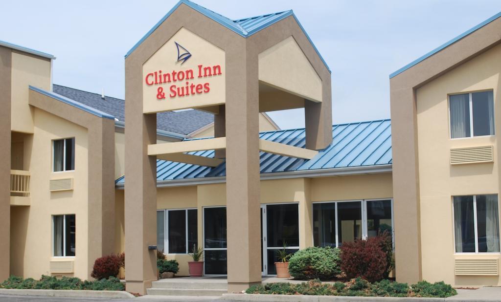 Clinton Inn & Suites Порт-Клінтон Екстер'єр фото